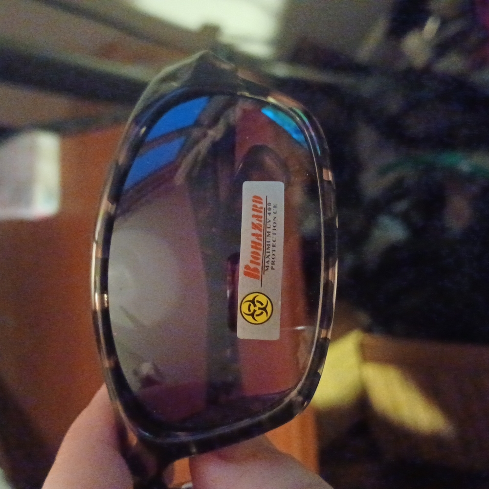Biohazard โฃ๏ธ sunglasses - Picture 3 of 4